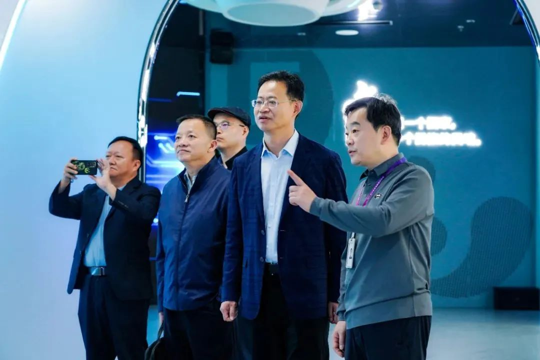2024120602 国家广电总局发展研究中心一行赴米兰milan励丰文化调研指导